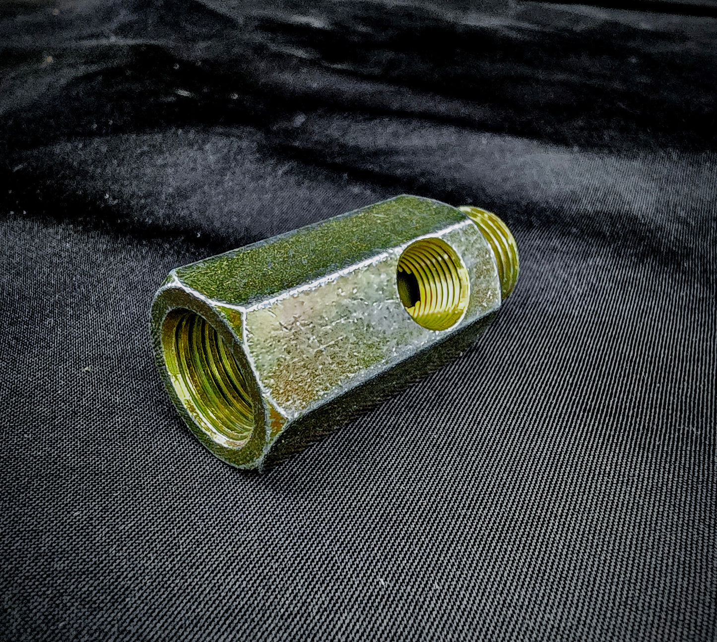 M14 Oil Fitting Pressure Tee M14x1.5 1/8 npt Crush Washer Included